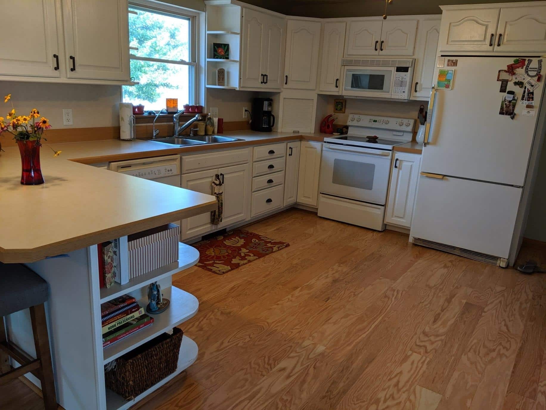 Single Room Dark Wood