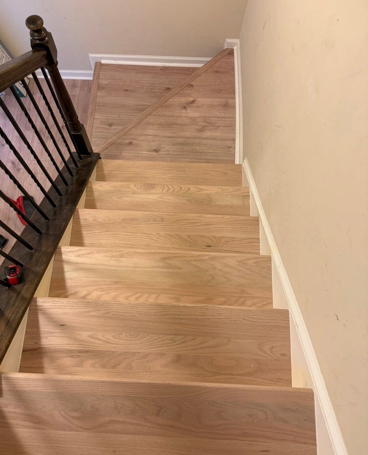 WHITE OAK STAIRCASE