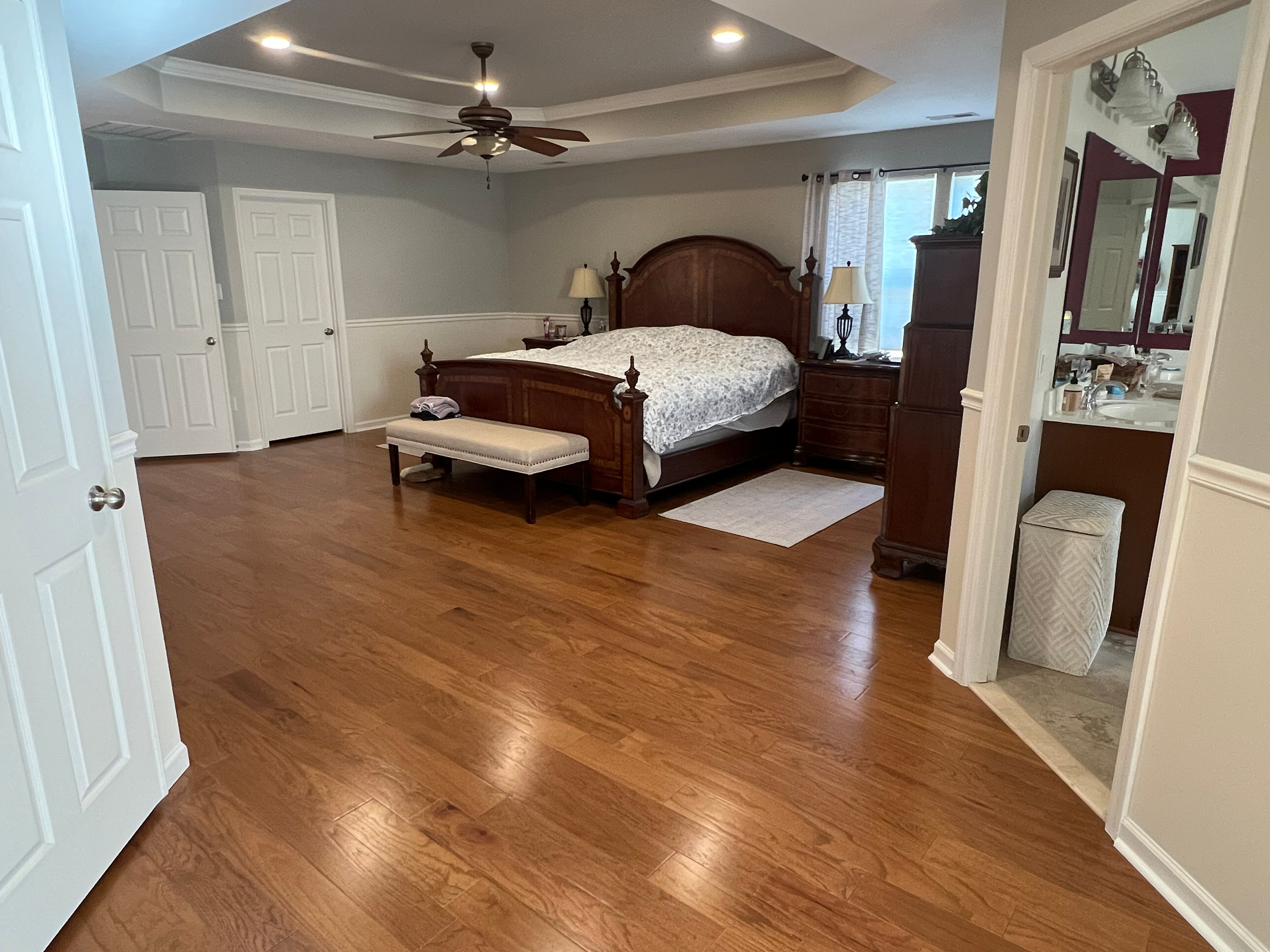 WIDE PLANK SOLID HARDWOOD